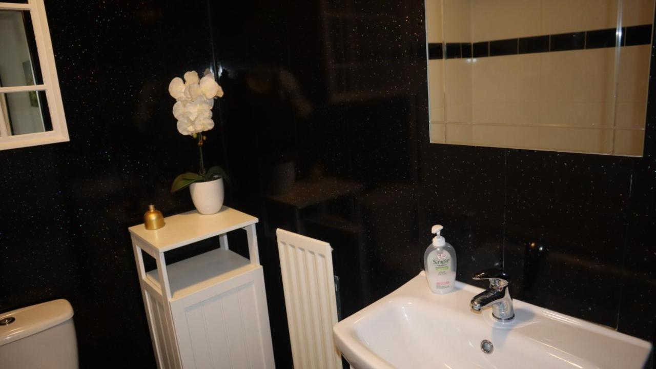 Urban Escape Glasgow Green Free Parking 20Min Walk To City Center ภายนอก รูปภาพ